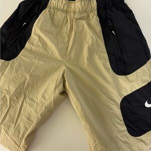 Men’s Nike size M warm up pants. Like new!